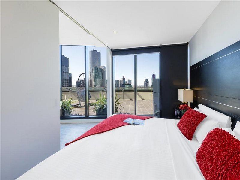 Aura On Flinders Serviced *