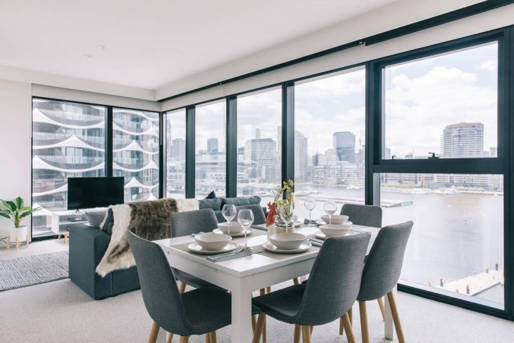 Apartment Docklands 2br With Parking Melbourne