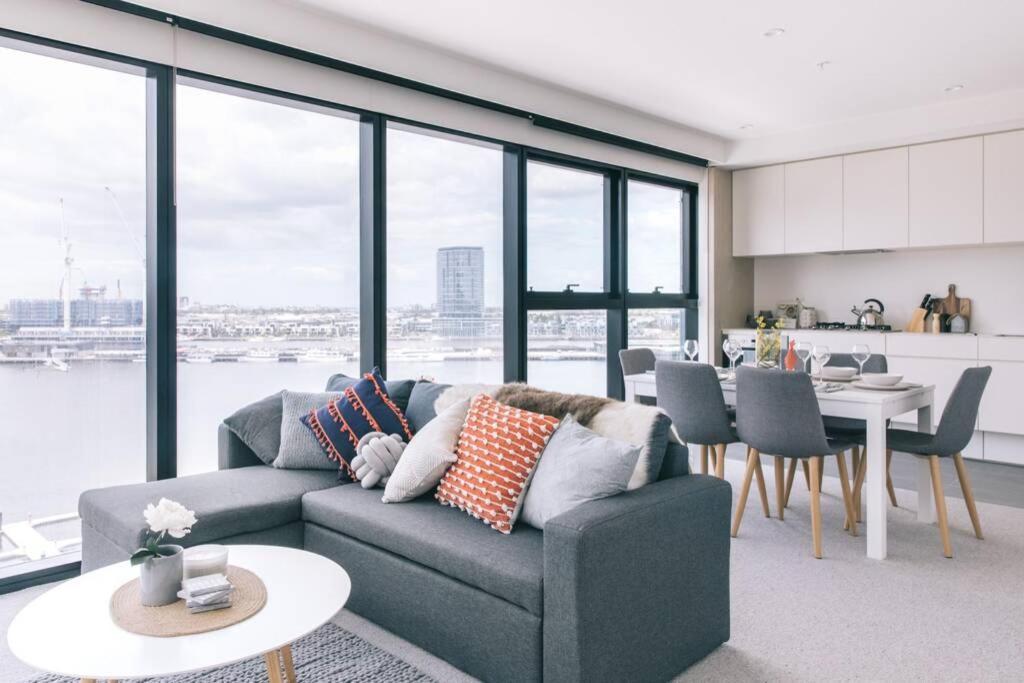 Docklands 2br With Parking Apartment *