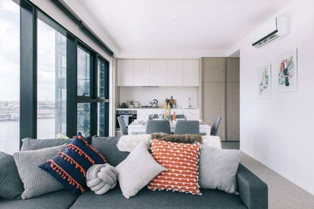 Docklands 2br With Parking Melbourne