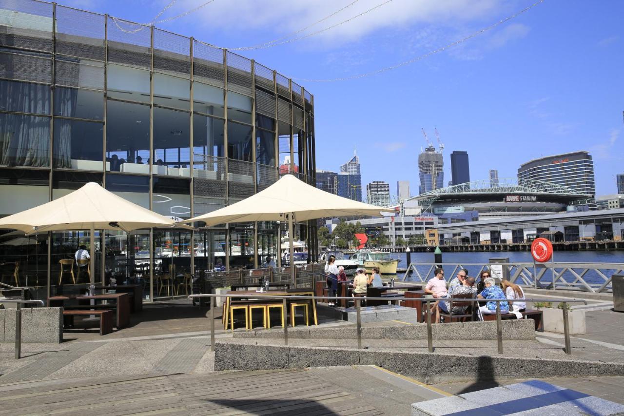 Docklands Luxury Penthouse Right Above The District Docklands Apartment *