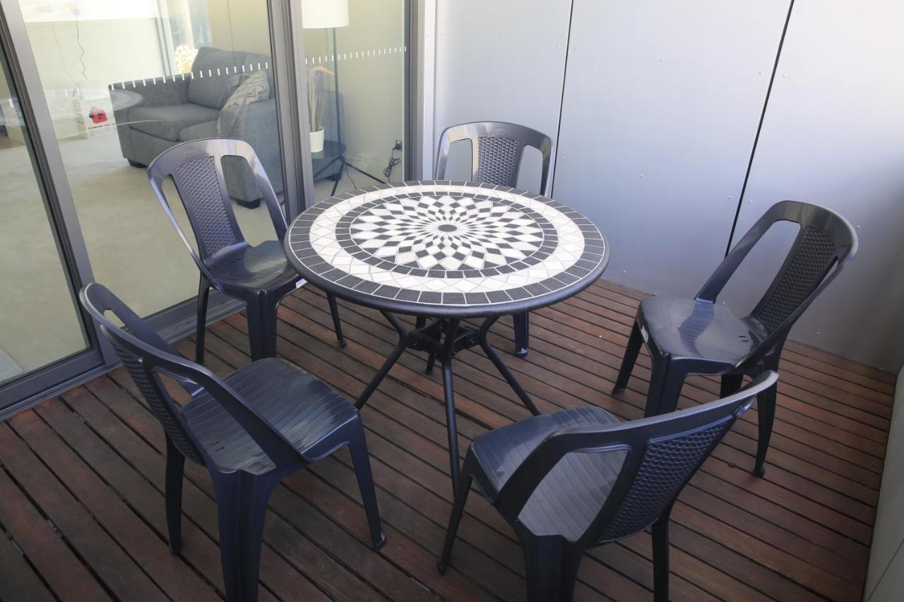 Docklands Luxury Penthouse Right Above The District Docklands Apartment