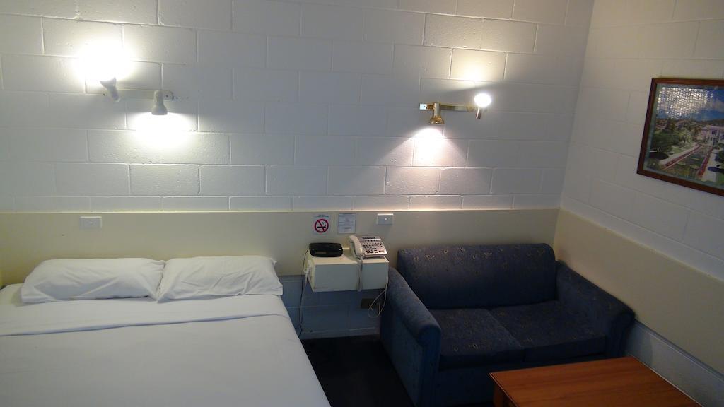 Motel Pathfinder