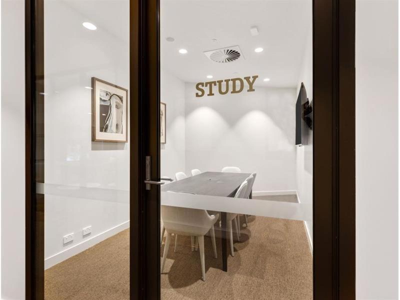 Royal Executive Living Caulfield Corporate * Melbourne