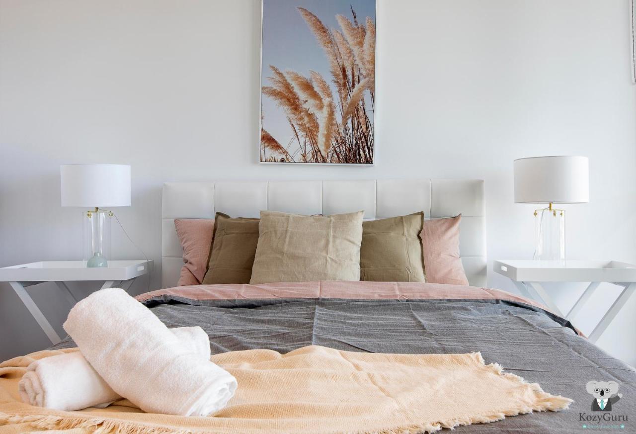 Kozyguru Docklands Luxury Water View 1 Bed Vdo915 Apartment Melbourne