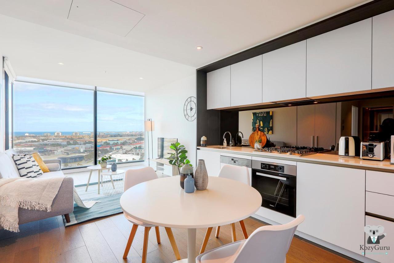 Kozyguru Docklands Luxury Water View 1 Bed Vdo915 *