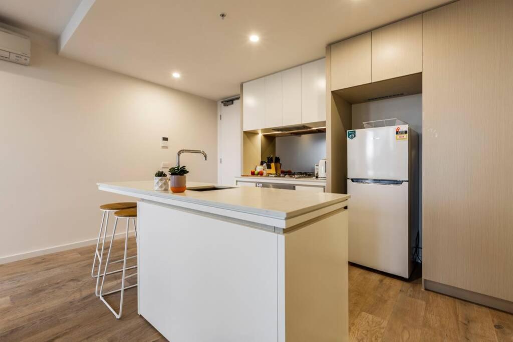 1br Stunning View! Close To Unimelb Southbank Melbourne