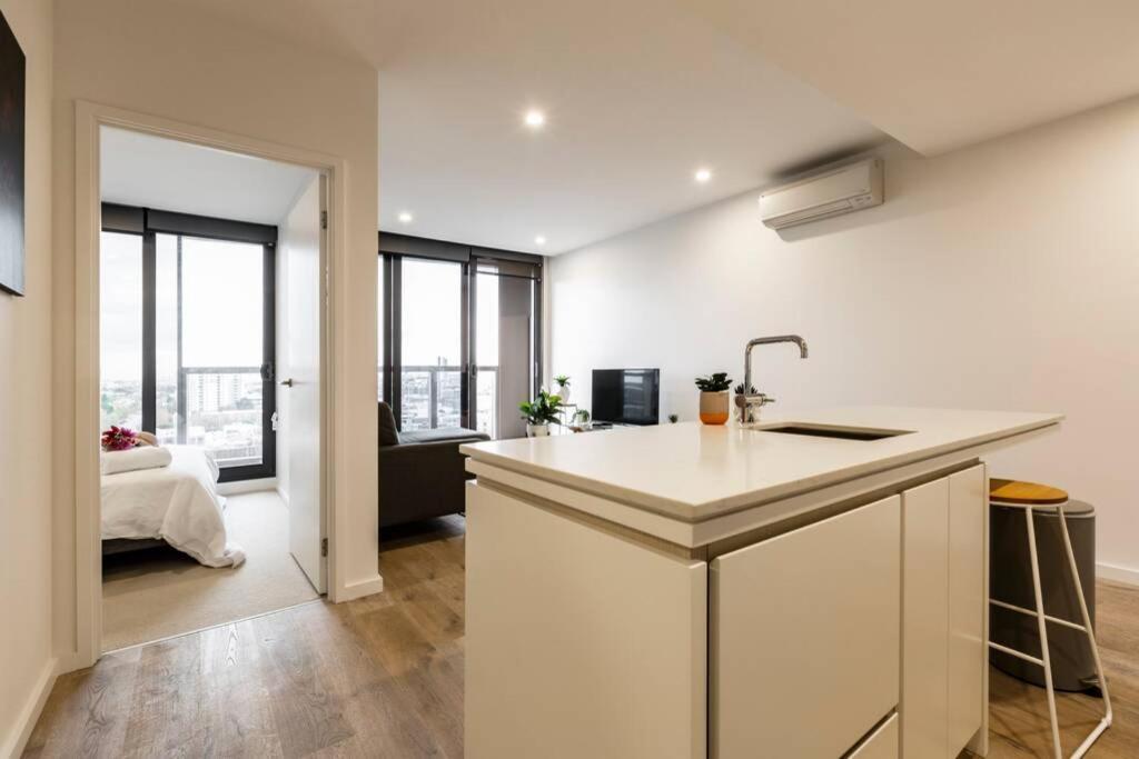 1br Stunning View! Close To Unimelb Southbank Apartment Melbourne