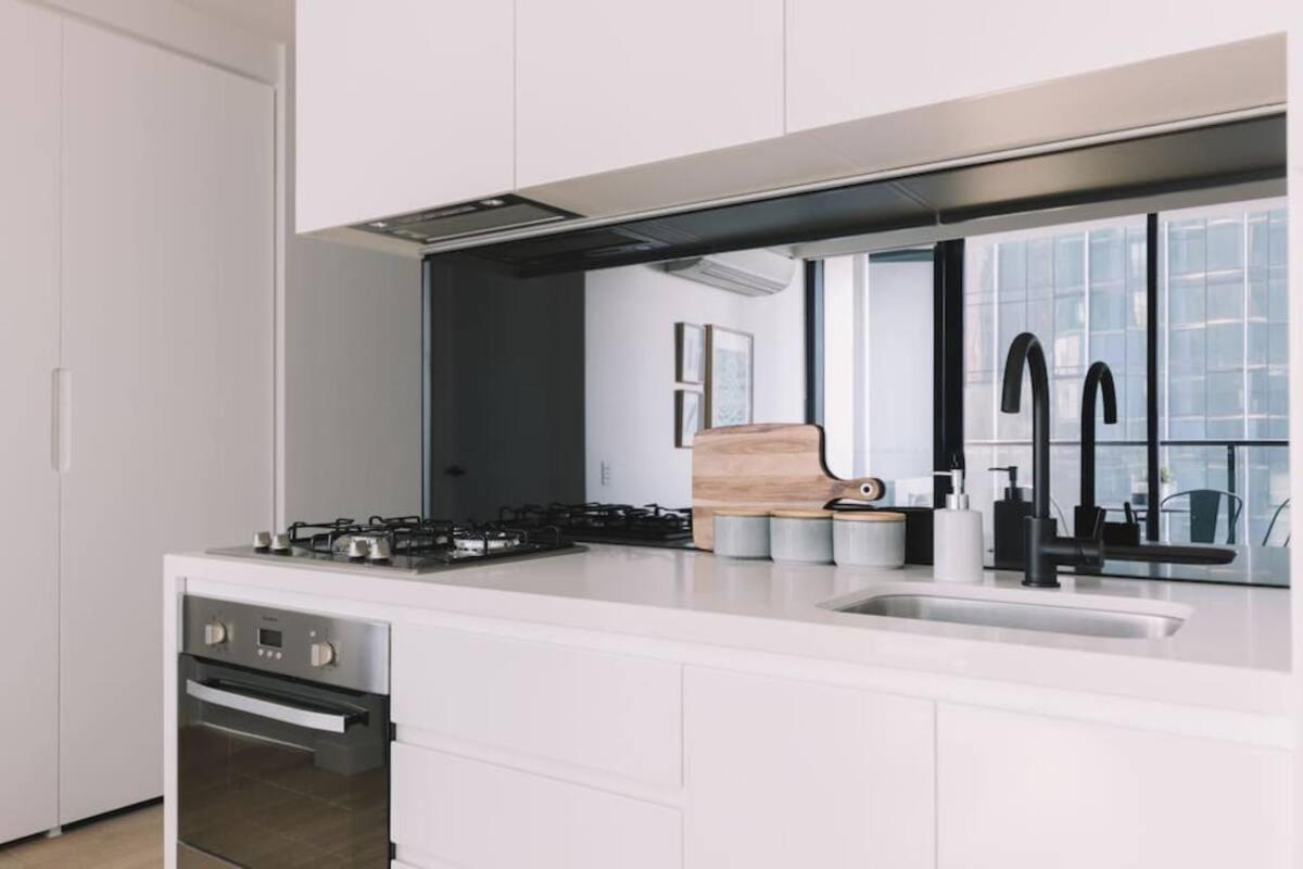 Apartment 2br Prime Location! Near Qv Market & In Free Tram Zone *