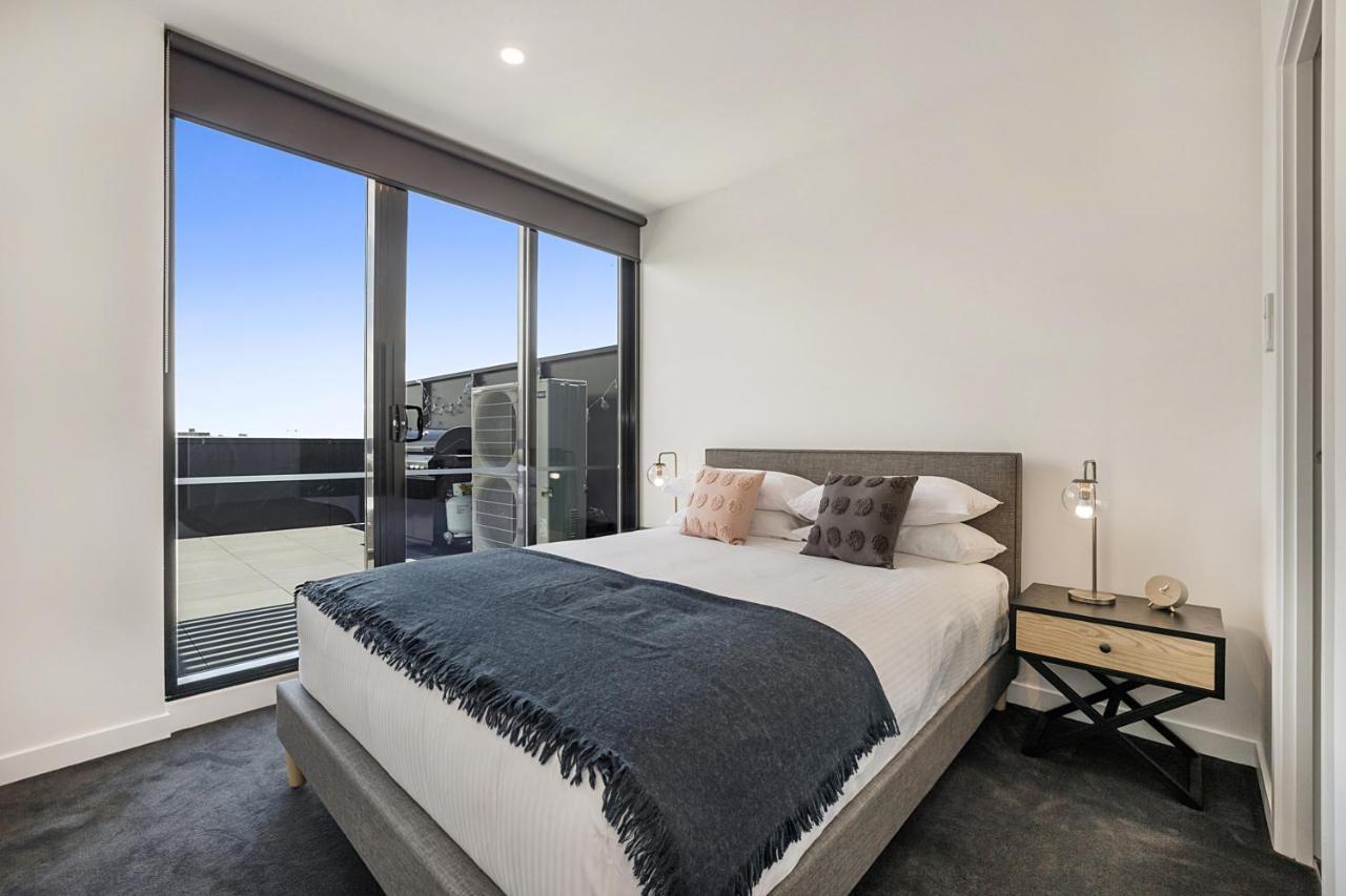 Luxe 3-bed Near Lygon St Bars And Dining Apartment *