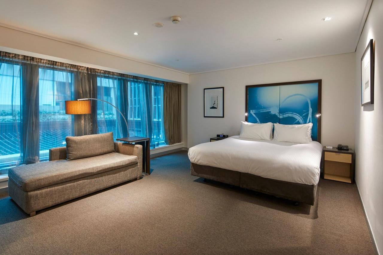 Hotel Novotel On Collins