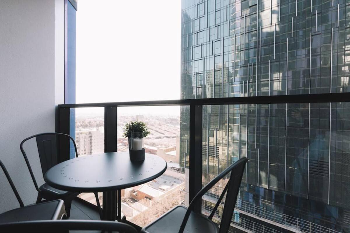 2br Prime Location! Near Qv Market & In Free Tram Zone Apartment *
