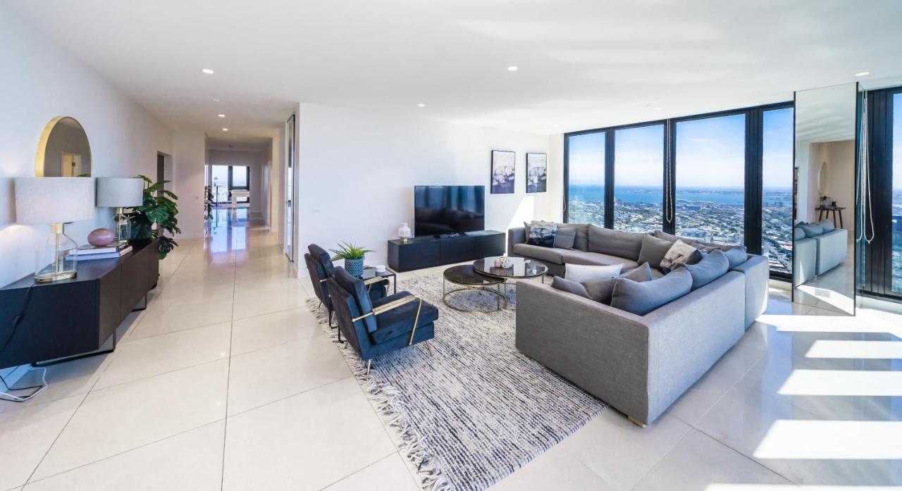 Panoramic Skyview Penthouse Apartment Melbourne
