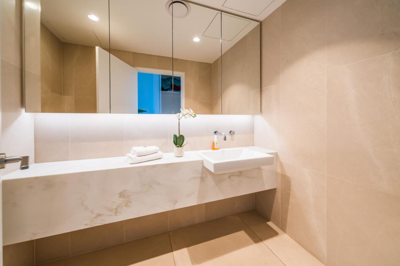 Panoramic Skyview Penthouse Apartment Melbourne