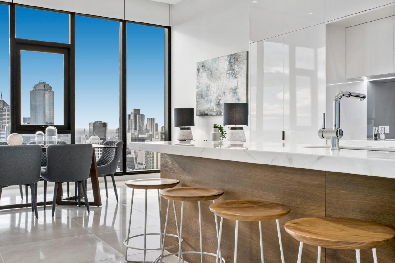 Panoramic Skyview Penthouse Apartment *
