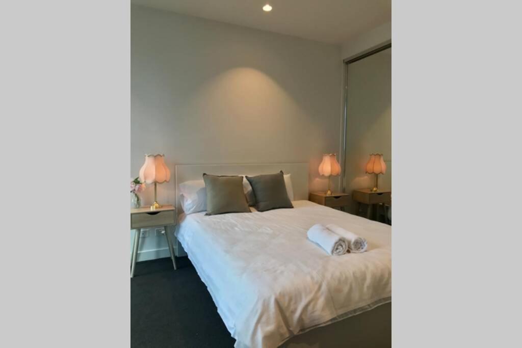 Apartment 2br On La Trobe - Iconic Views! Near Melb