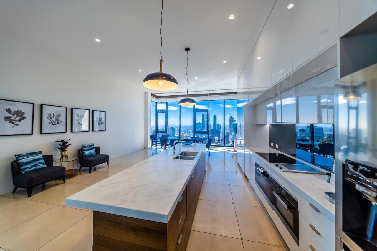 Panoramic Skyview Penthouse Apartment