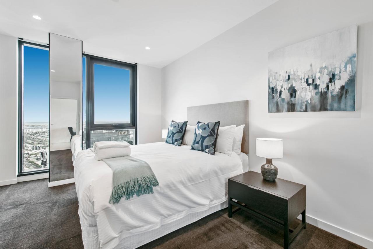 Panoramic Skyview Penthouse Apartment *