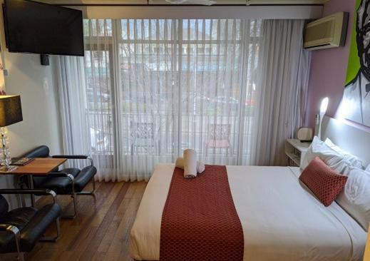 Tolarno 3* Melbourne