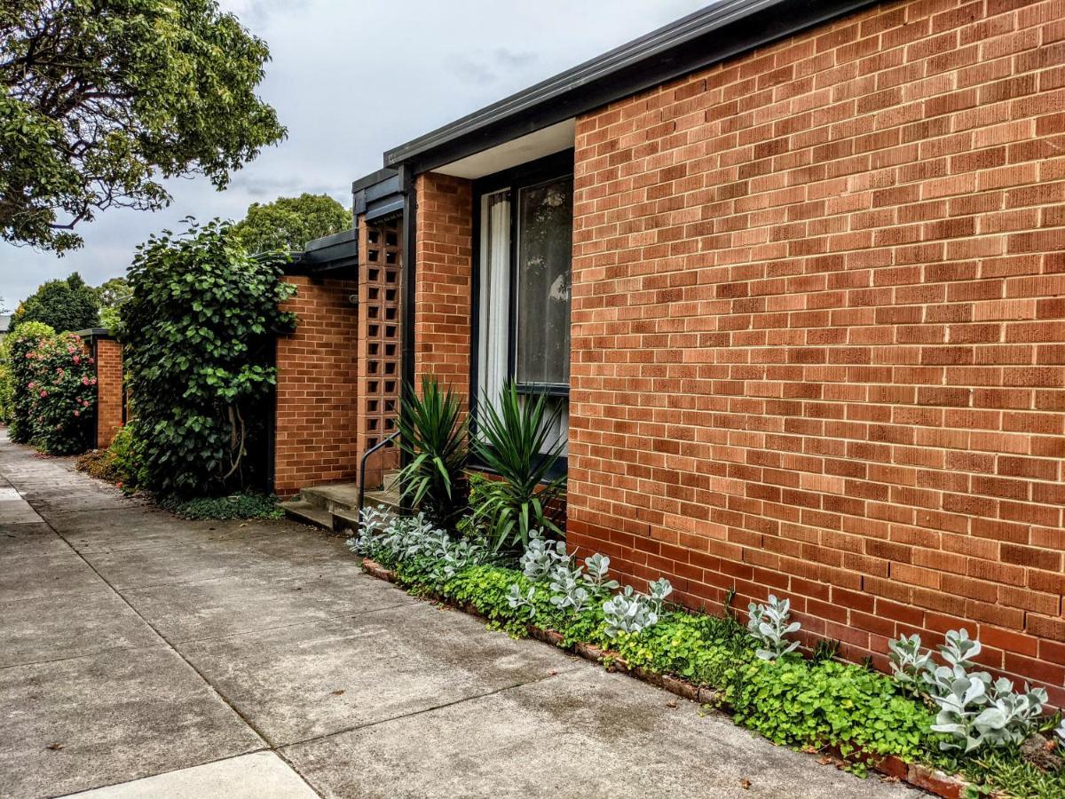 Downstairs In Hawthorn