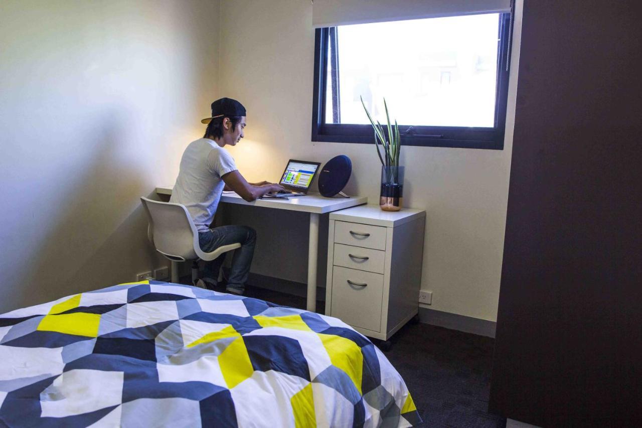 Carrichouse Hostel *