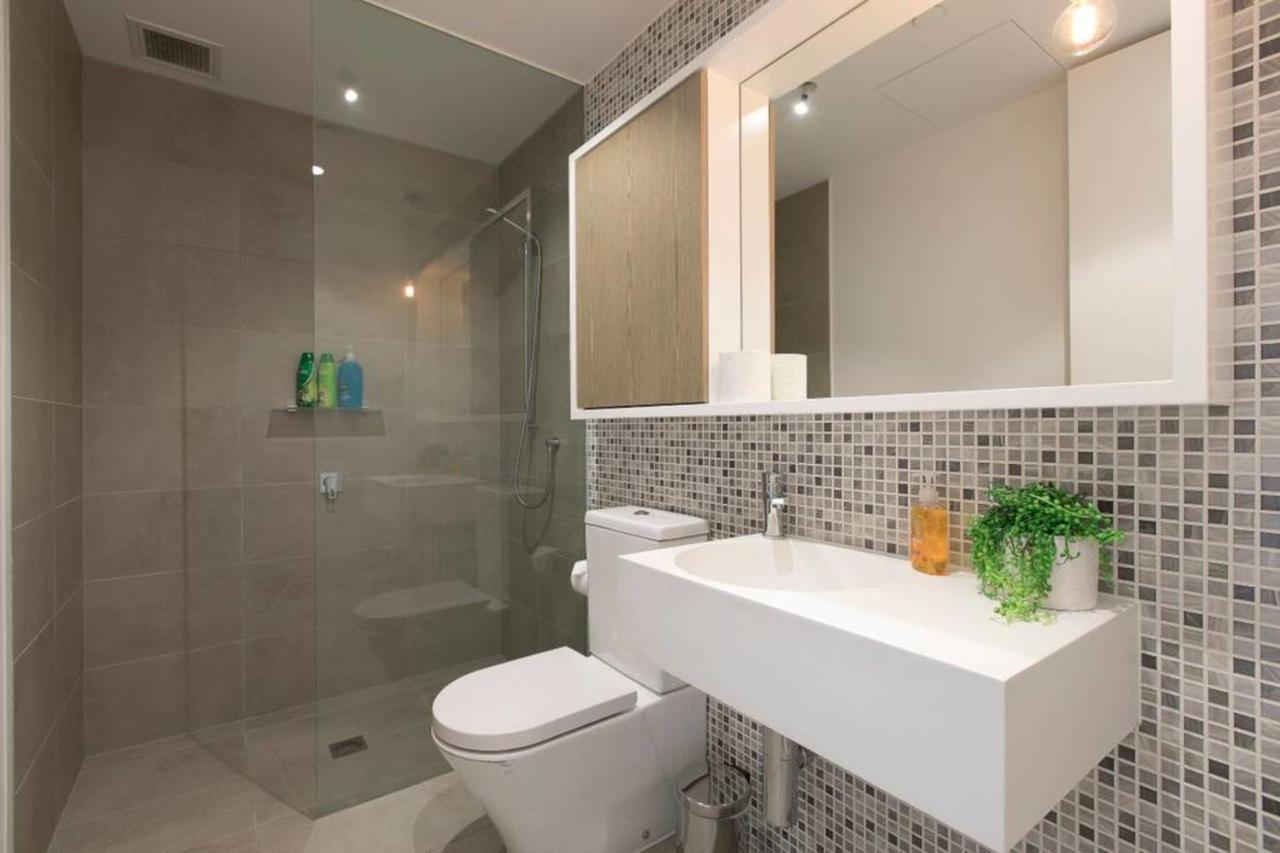 Complete Host Monarc Apartment