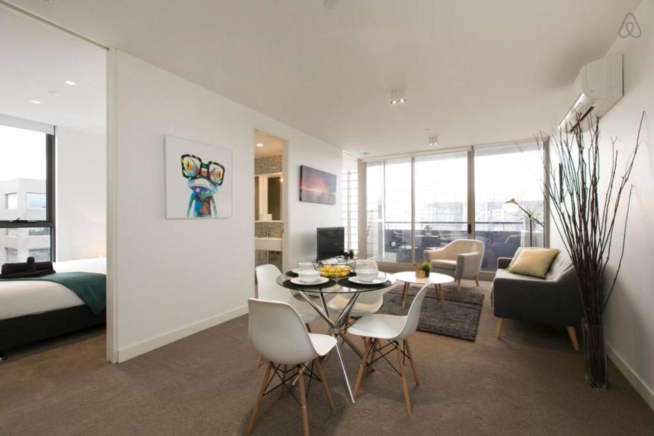 Apartment Complete Host Monarc Melbourne