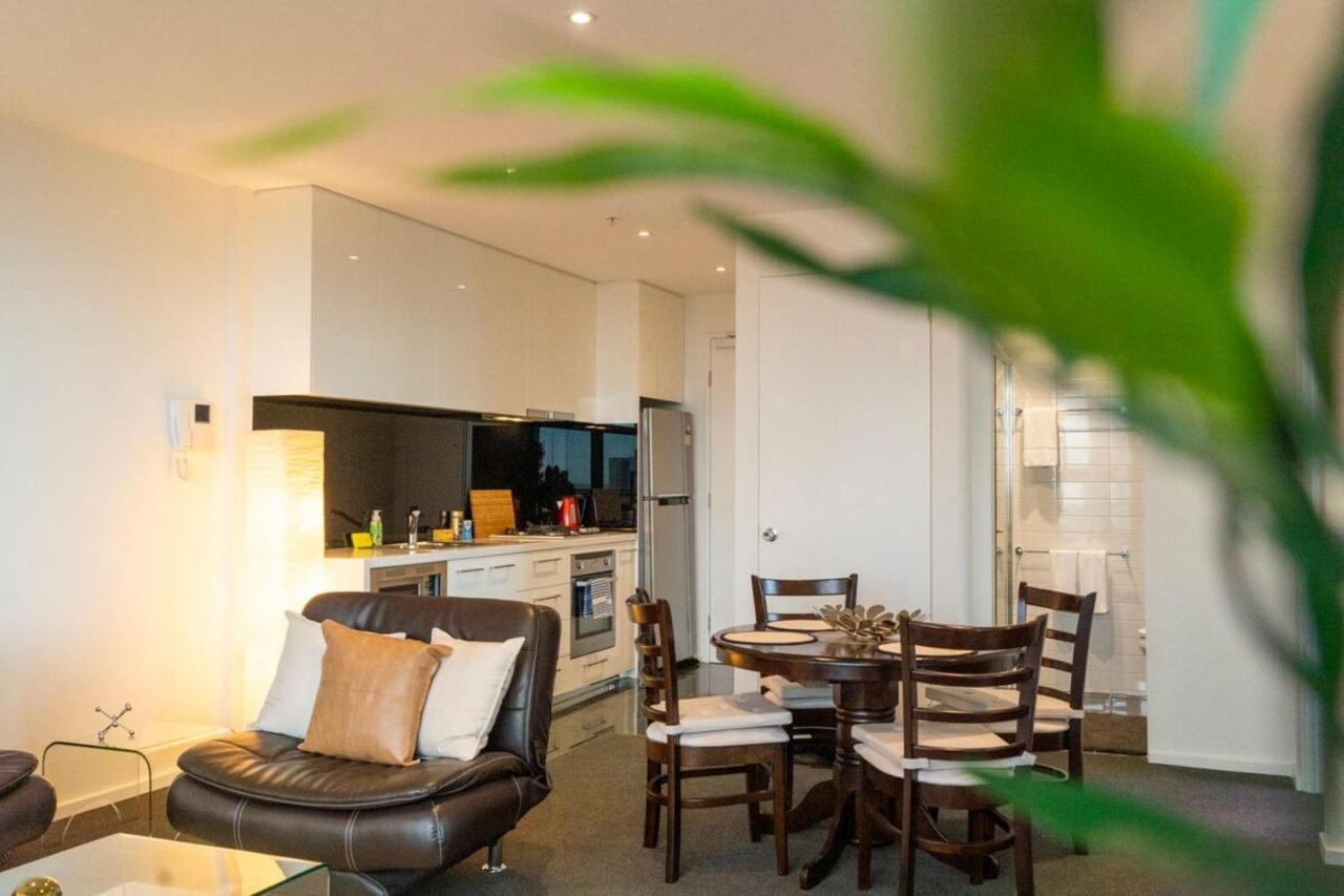 2 Bedroom With Views Apartment
