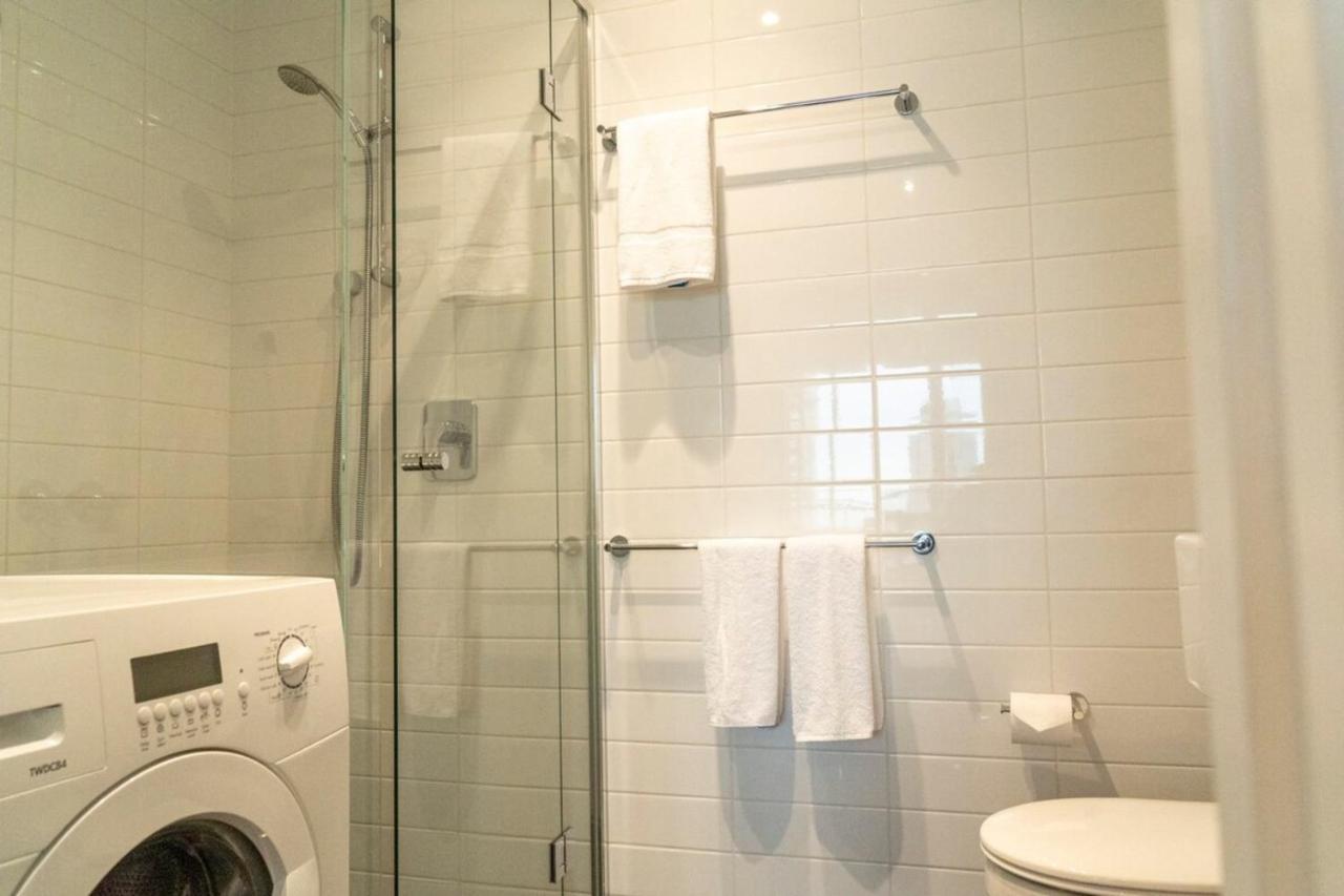 2 Bedroom With Views * Melbourne