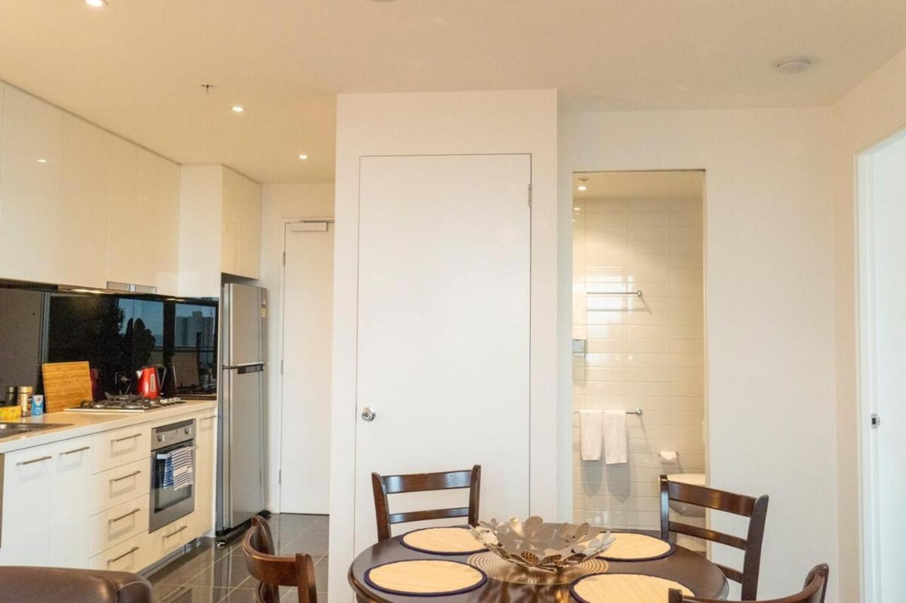Apartment 2 Bedroom With Views *