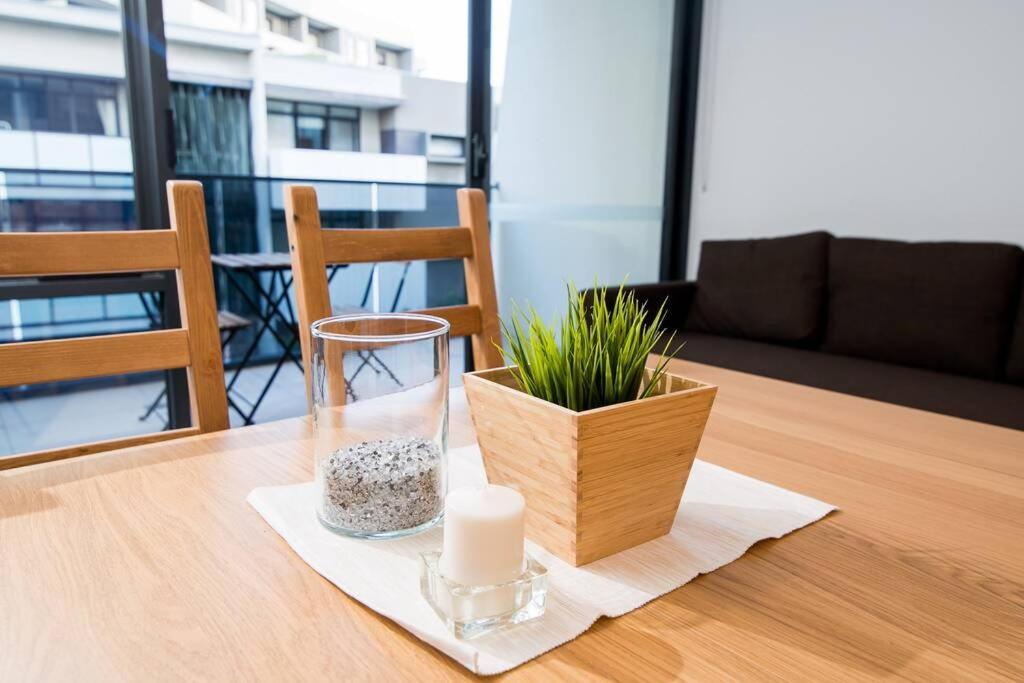 Spacious 2br Brunswick Apt Melbourne
