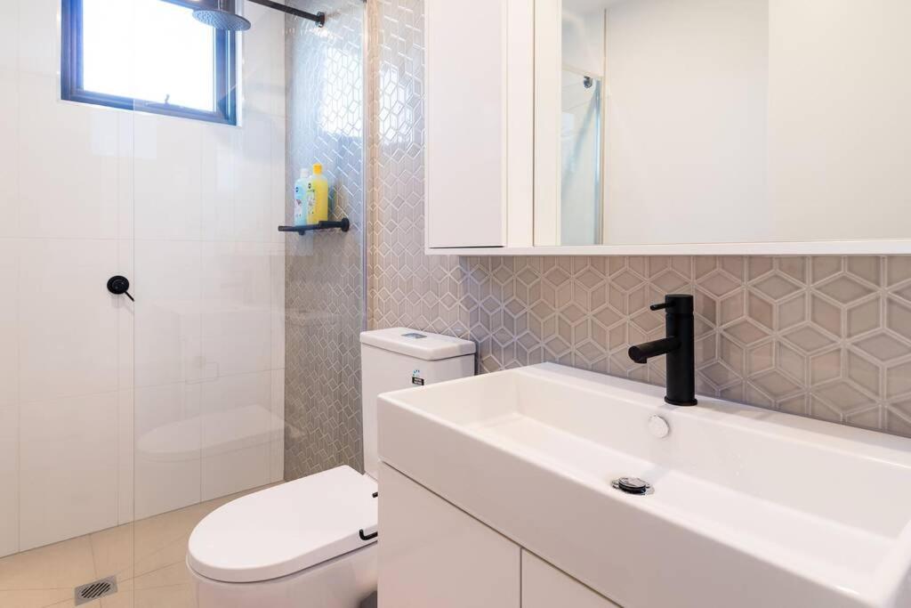 Spacious 2br Brunswick Apt * Melbourne