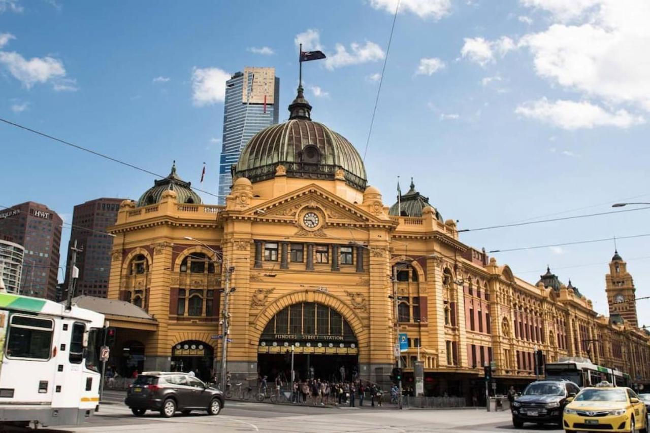 Readyset Southern Cross Apartment Melbourne