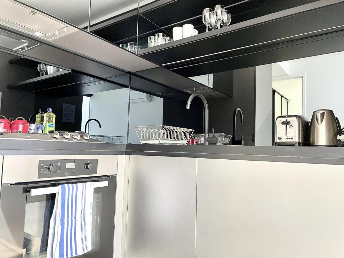 Readyset Southern Cross Apartment