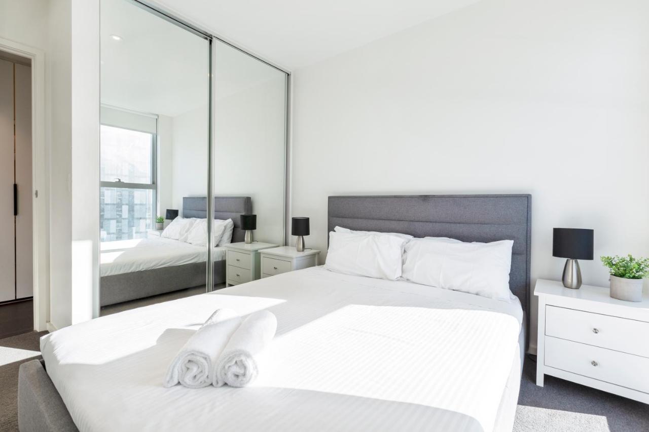 Kula Docklands O Aparthotel 3*