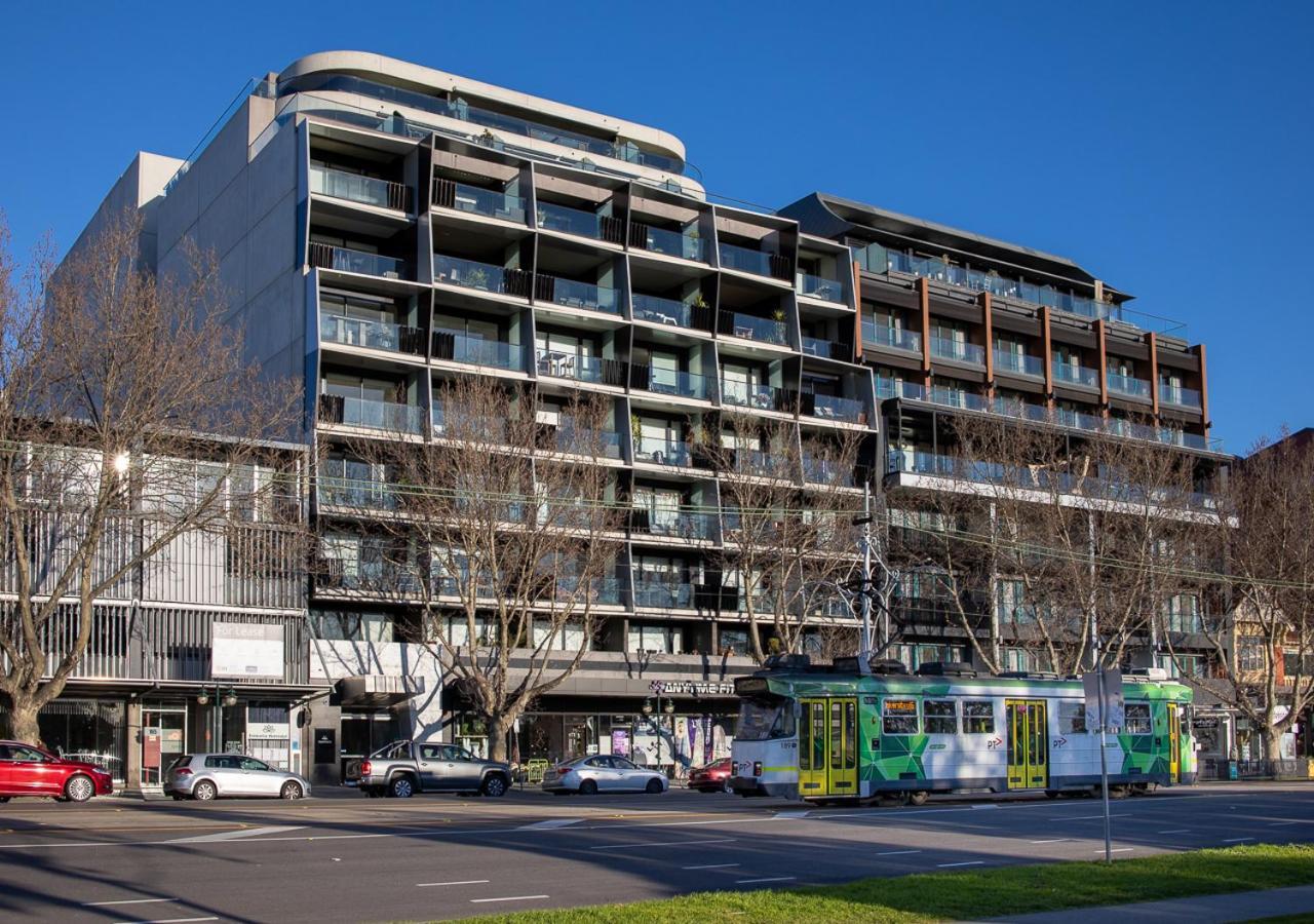 Modern Quiet 1 & 2 Bed Opposite Park Apartment