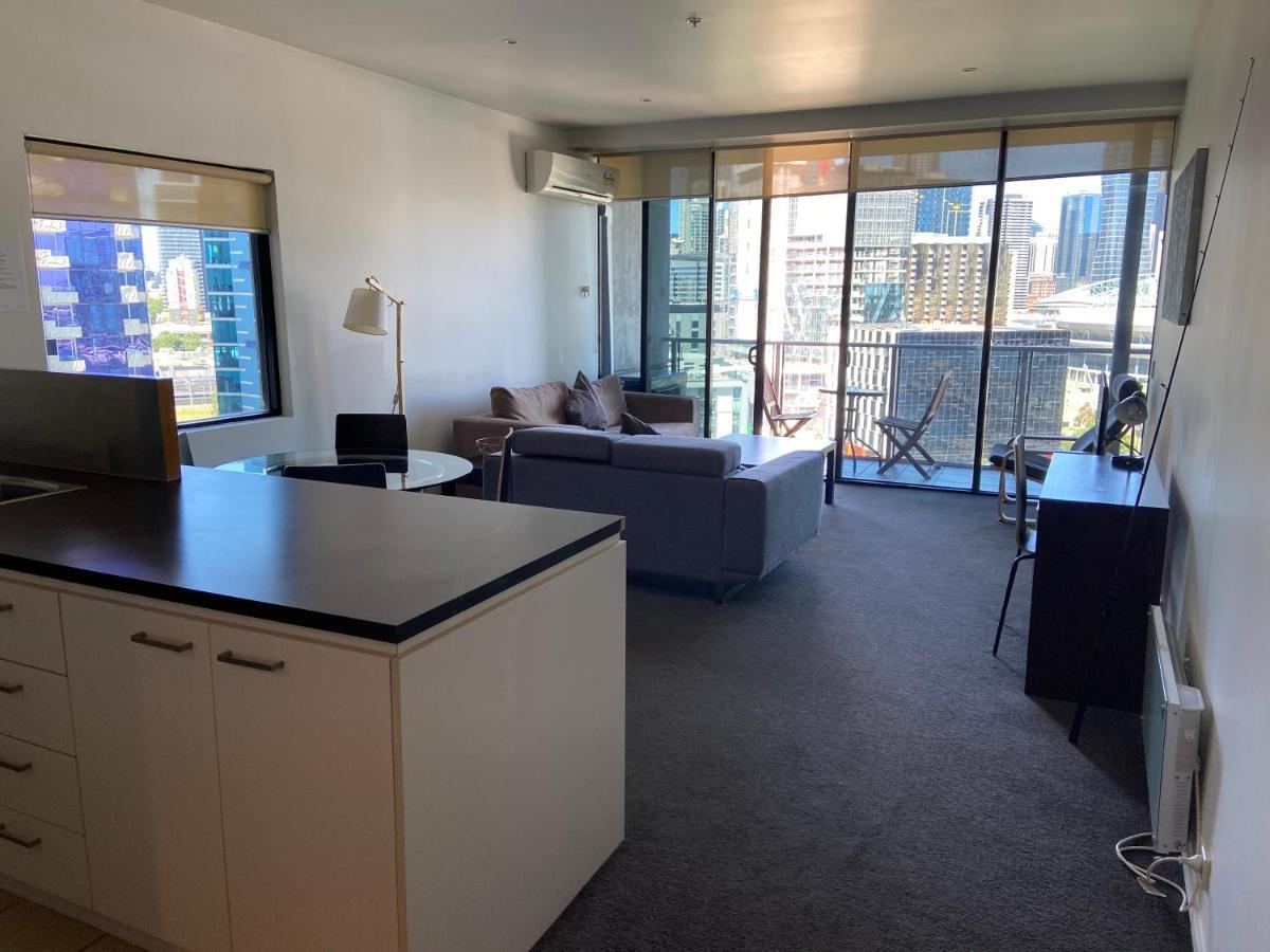 Akom At Docklands Aparthotel Melbourne