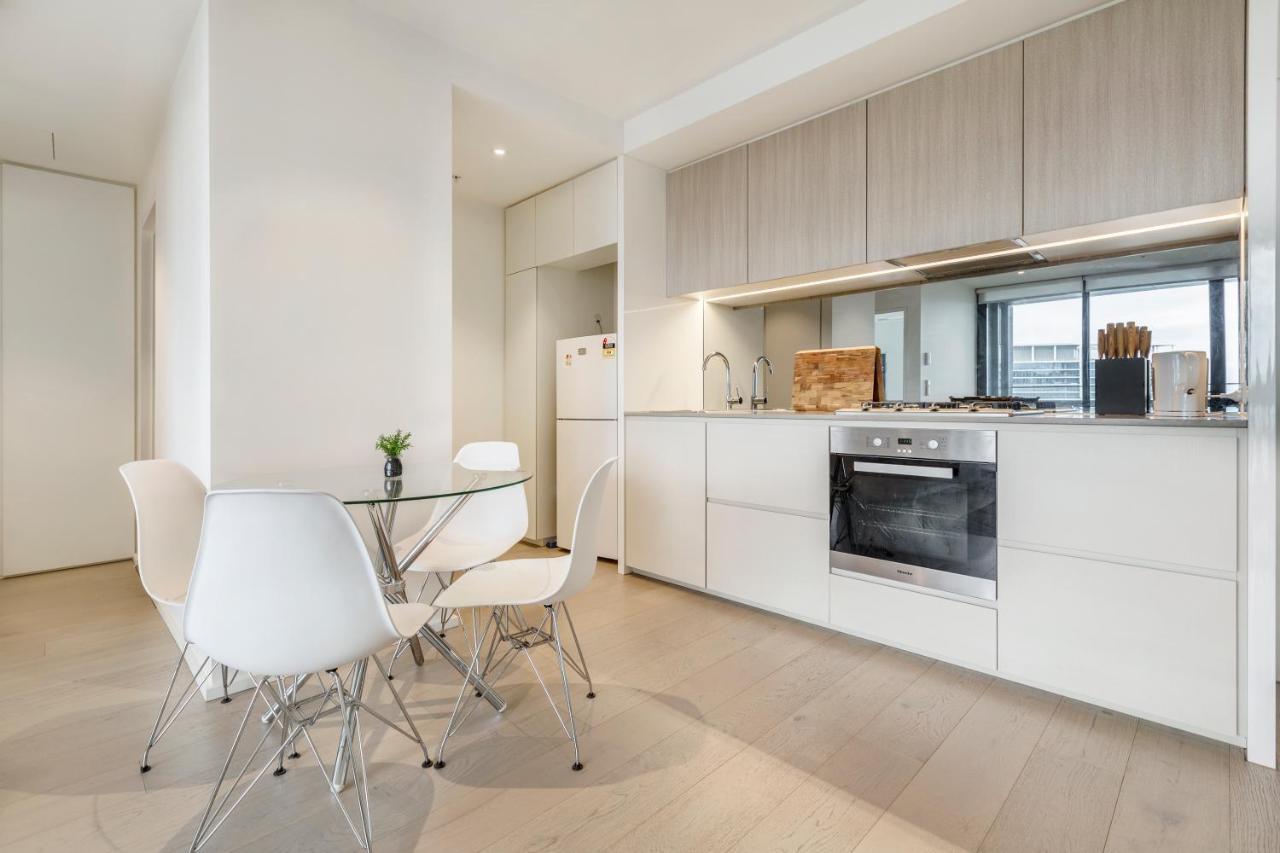 Kula Docklands O 3*