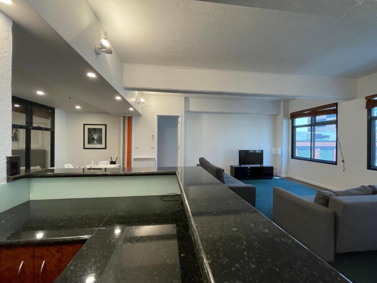 Apartment Readyset On King