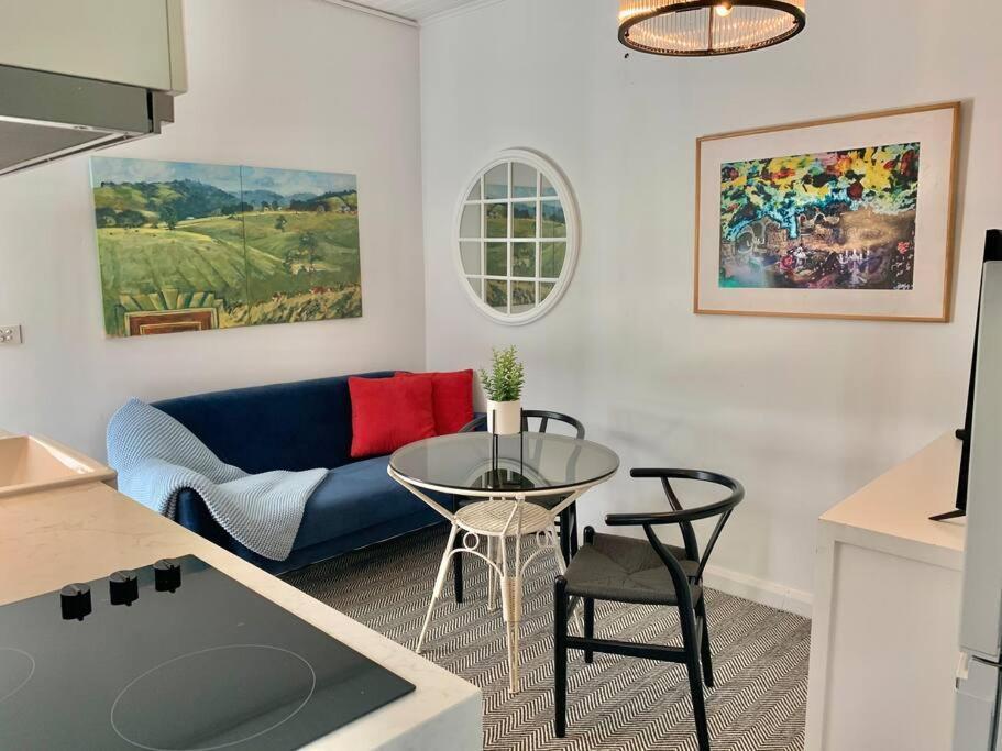 Apartment Stylish Private Studio, Close To Beach, Wifi, Parking *