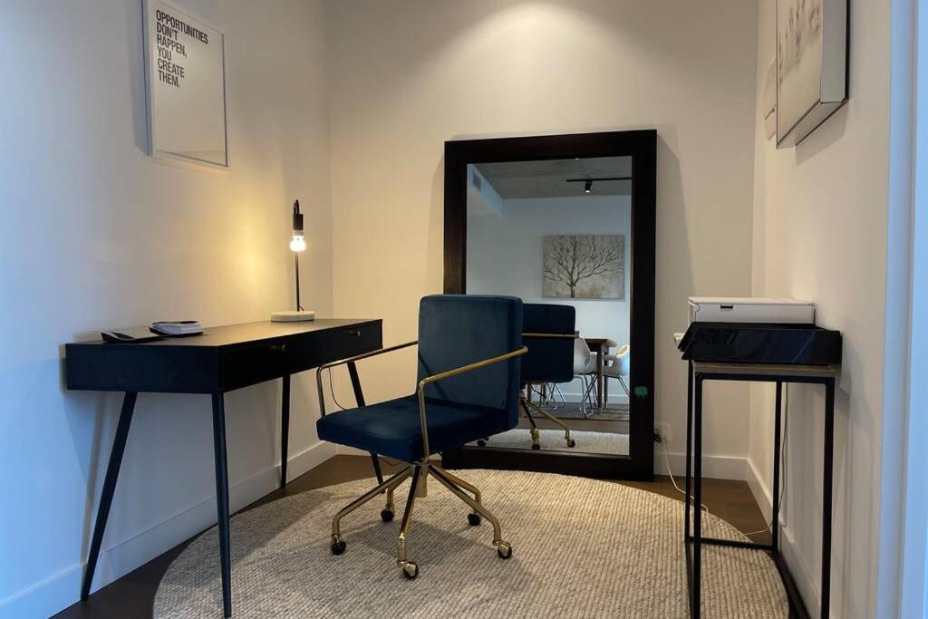 Luxury 1br + Study Near Mcg, Tennis Centre & City Apartment