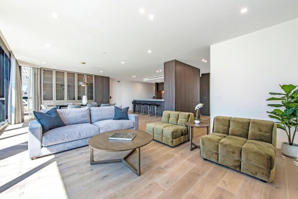 Luxury Penthouse With Astonishing Bay And Views Apartment Melbourne