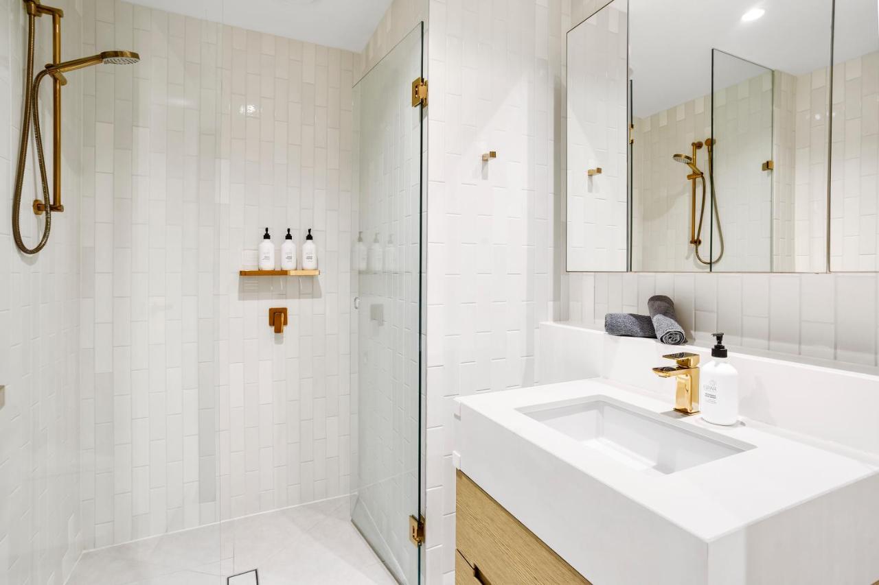 Luxuria - Collins House Melbourne