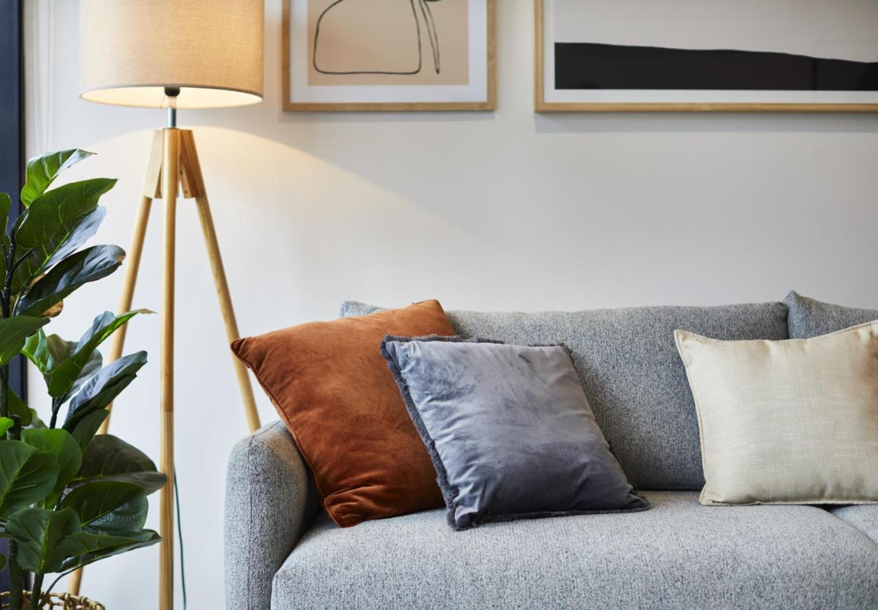 2 Bdrm 2 Bthrm With Parking In Cbd * Melbourne