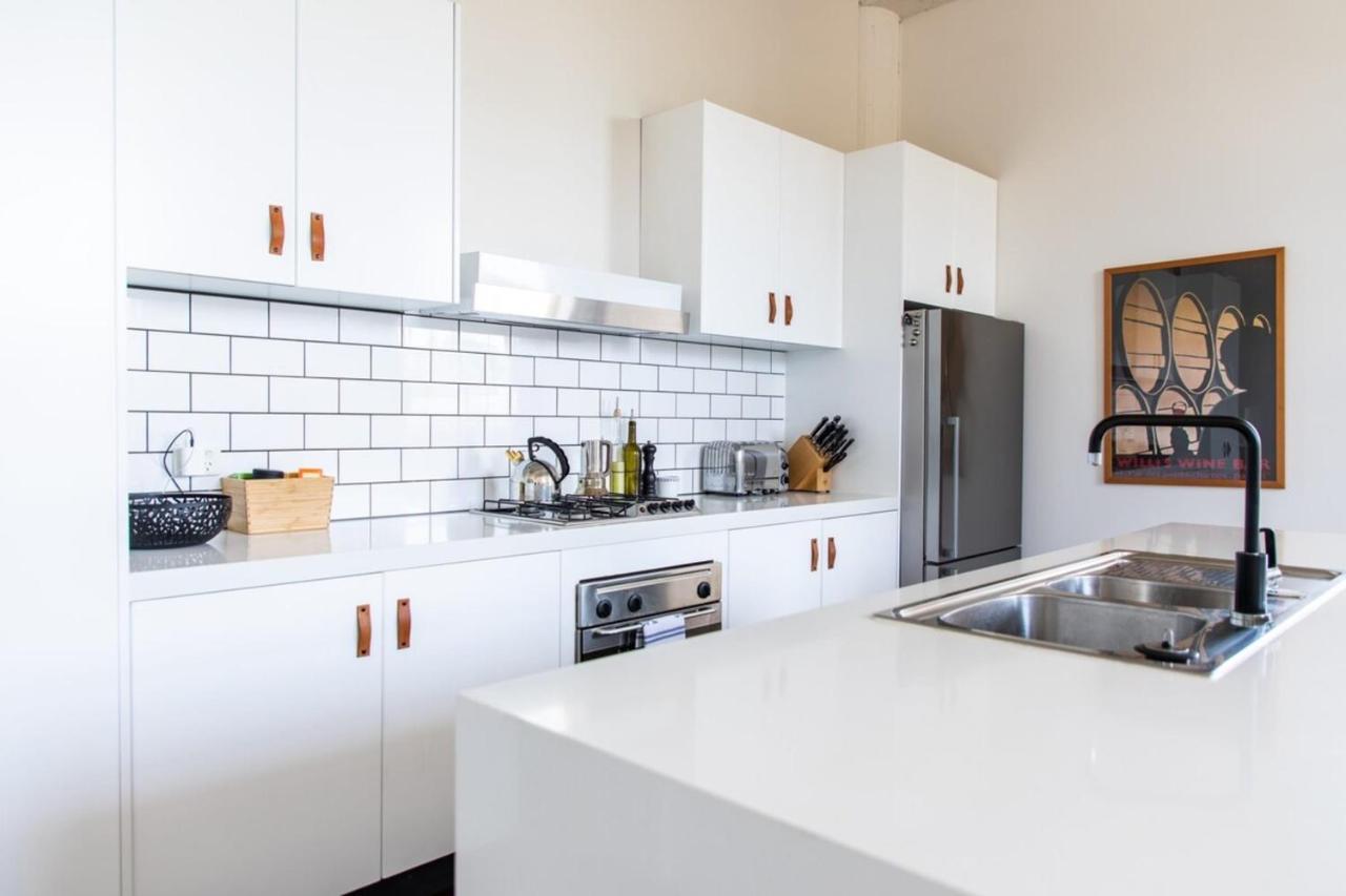 Apartment Stylish Warehouse Conversion In Heart Of Fitzroy