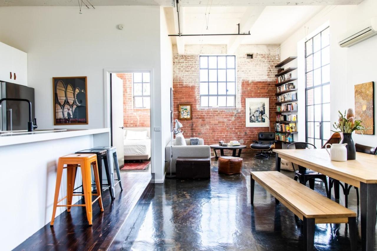 Apartment Stylish Warehouse Conversion In Heart Of Fitzroy *