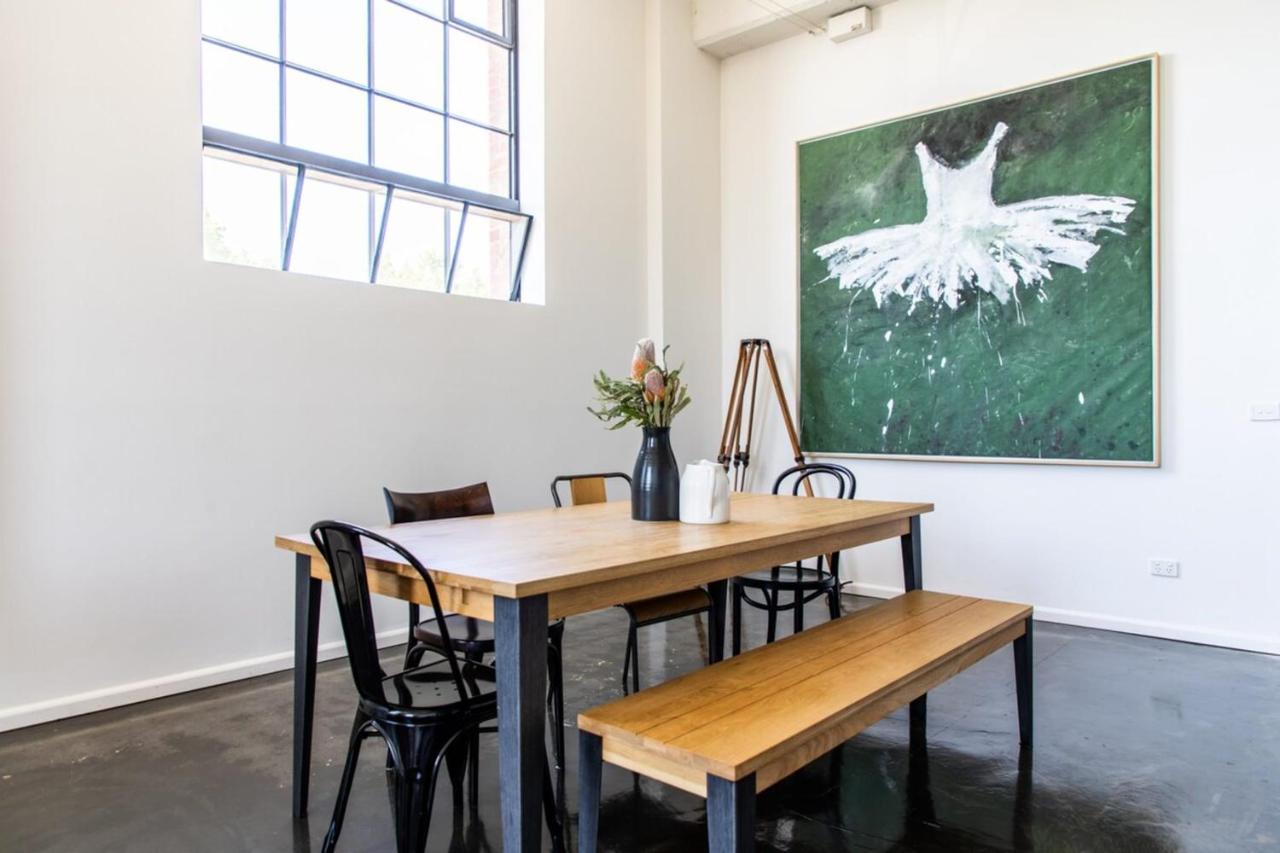 Stylish Warehouse Conversion In Heart Of Fitzroy Apartment *