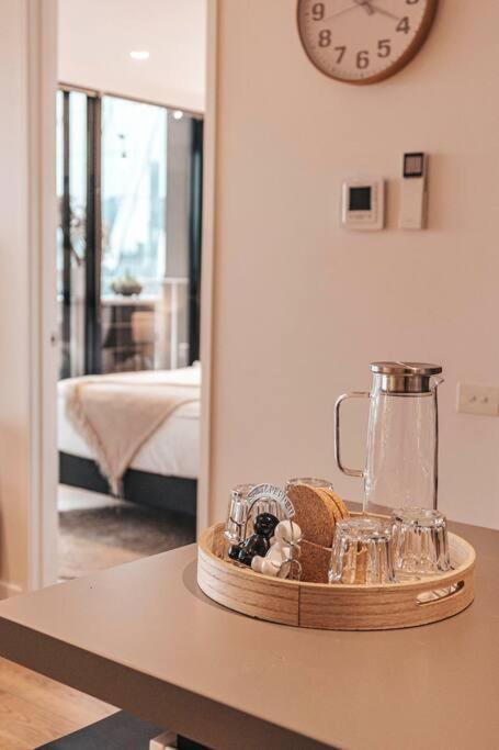 Family Friendly Modern 2Br Apt, Harbour View, Free Parking, Wifi, Netflix, Pool & Gym Melbourne