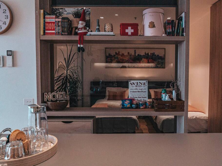 Family Friendly Modern 2Br Apt, Harbour View, Free Parking, Wifi, Netflix, Pool & Gym Melbourne