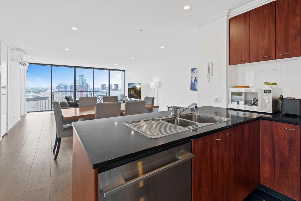 Apartment Executive Getaway With Views *